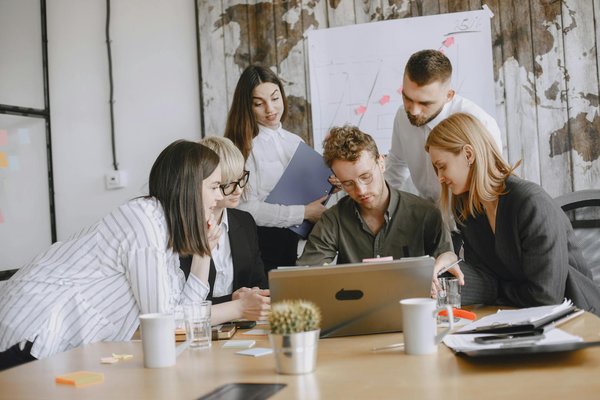 Découvrez 10 sociétés d'événementiel à paris pour des projets innovants