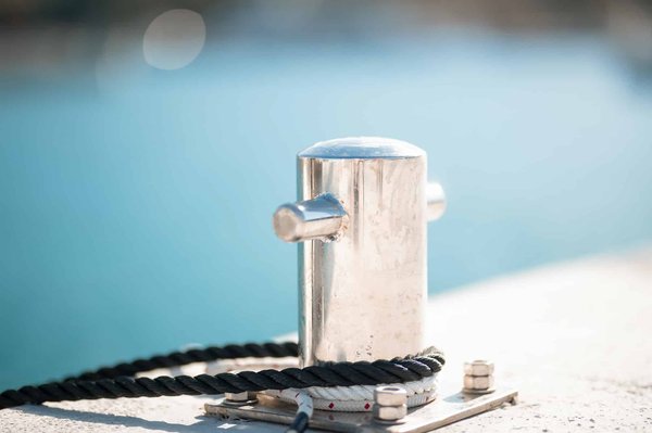 Contrôle d'accès perfectionné : bornes escamotables automatiques et manuelles