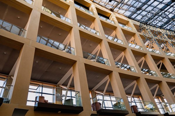 Quelles sont les caractéristiques de la structure hiérarchique ?